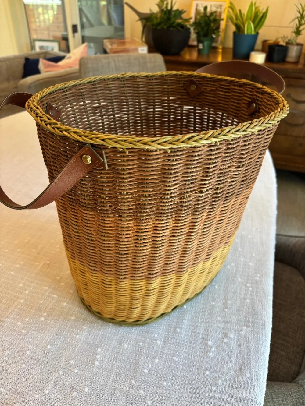 Beautiful ombré basket with leather handles